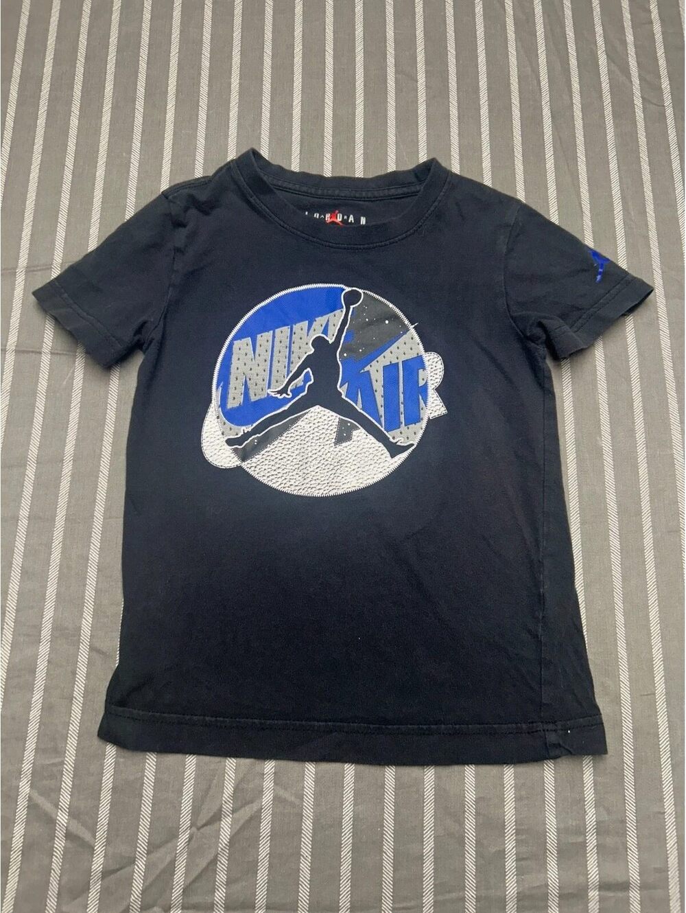 Jordan Shirt Boys 5 small 4-5 years Youth Black Short Sleeve Jumpman Logo